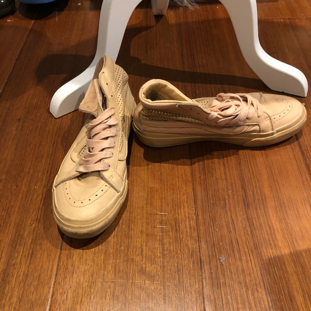 Blush vans